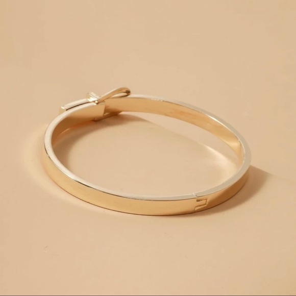 3/$30 💛 Belt Buckle Bracelet - Picture 4 of 4